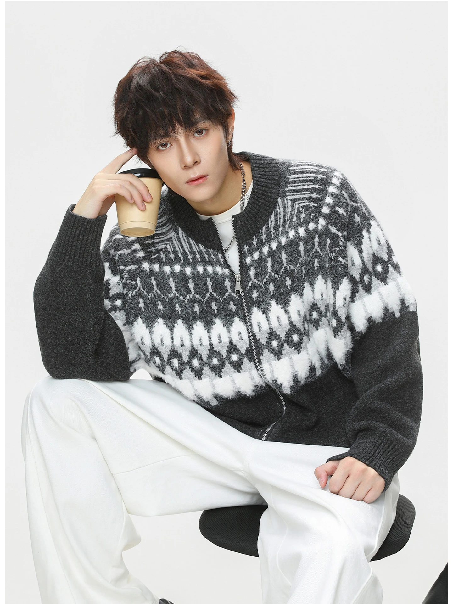 Retro American Fair Isle Knitted Cardigan Men's Autumn Winter Loose Soft Couple's Sweater Outerwear Casual Ci Walk
Retro American Fair Isle Knitted Cardigan Men's Autumn Winter Loose Soft Couple's Sweater Outerwear Casual Ci Walk