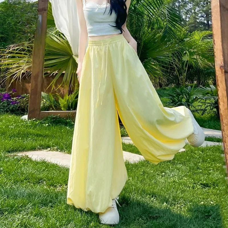 Solid Color Japanese Style Versatile Bud Culottes Women's 2025 Summer New High-waisted Thin Casual Lantern Wide-leg Pants
Solid Color Japanese Style Versatile Bud Culottes Women's 2025 Summer New High-waisted Thin Casual Lantern Wide-leg Pants