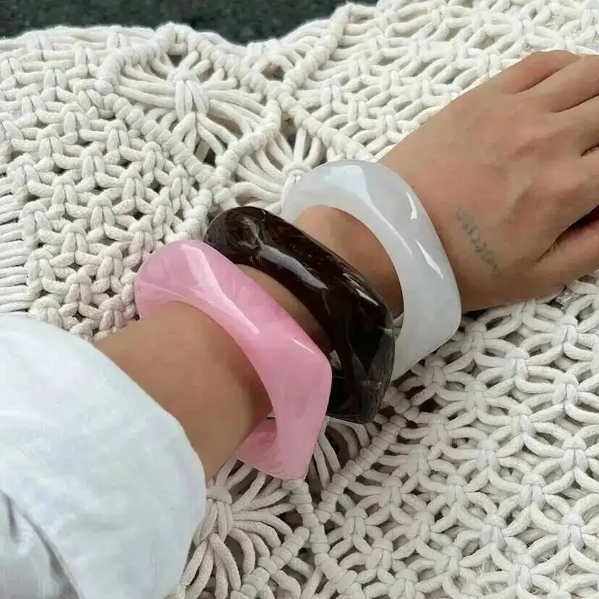KunJoe 3 Styles Trendy Irregular Acrylic Resin Thick Bangle Bracelet for Women Vintage Geometric Wide Bangle Hand Accessories
KunJoe 3 Styles Trendy Irregular Acrylic Resin Thick Bangle Bracelet for Women Vintage Geometric Wide Bangle Hand Accessories