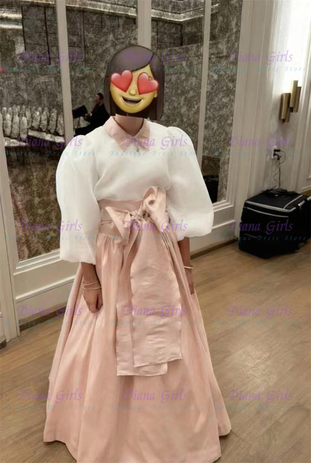 Gorgeous White with Pink New Flower Girl Dress Satin Fluffy with Exquisite Big Bow Belt for Kids Birthday Party Evening Gowns
Gorgeous White with Pink New Flower Girl Dress Satin Fluffy with Exquisite Big Bow Belt for Kids Birthday Party Evening Gowns