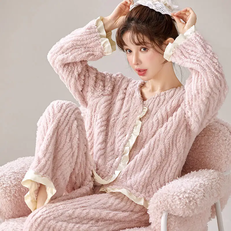 Женский пижамный костюм, осенне-зимний милый халат из кораллового флиса, сохраняющий тепло кардиган, новая домашняя одежда, фланелевая ночная рубашка для девочек, комплект
Женский пижамный костюм, осенне-зимний милый халат из кораллового флиса, сохраняющий тепло кардиган, новая домашняя одежда, фланелевая ночная рубашка для девочек, комплект