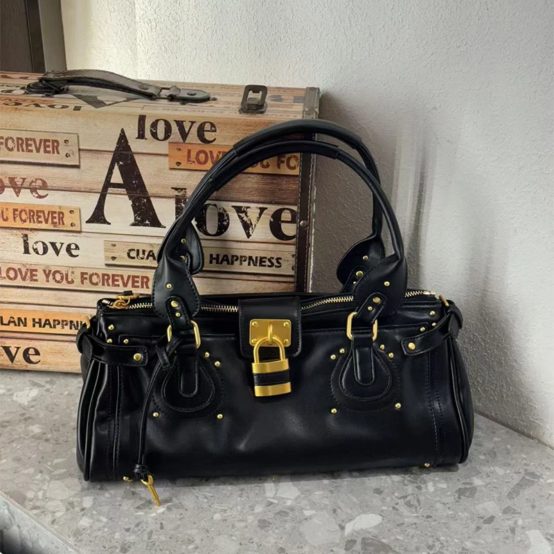 Luxury Vintage Tote Bag Brand Designer Shoulder Bag Europe America Fashion Lock-design Handbags New Motorcycle-style Casual Bags
Luxury Vintage Tote Bag Brand Designer Shoulder Bag Europe America Fashion Lock-design Handbags New Motorcycle-style Casual Bags