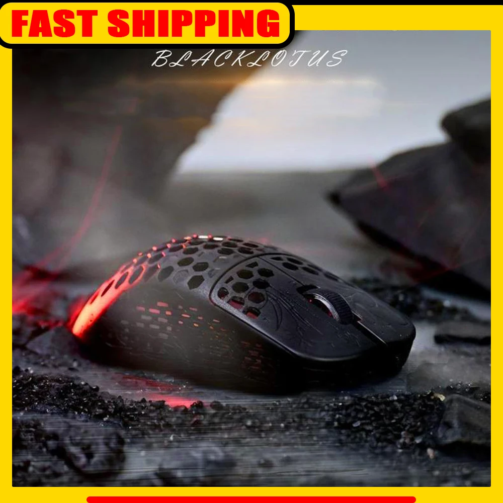 Unius Black Lotus Carbon Fibre Mouse Dual Mode Wireless Mouse Paw3950 8000Hz Lightweight Hollow Out Gaming Mice PC Accessories
Unius Black Lotus Carbon Fibre Mouse Dual Mode Wireless Mouse Paw3950 8000Hz Lightweight Hollow Out Gaming Mice PC Accessories