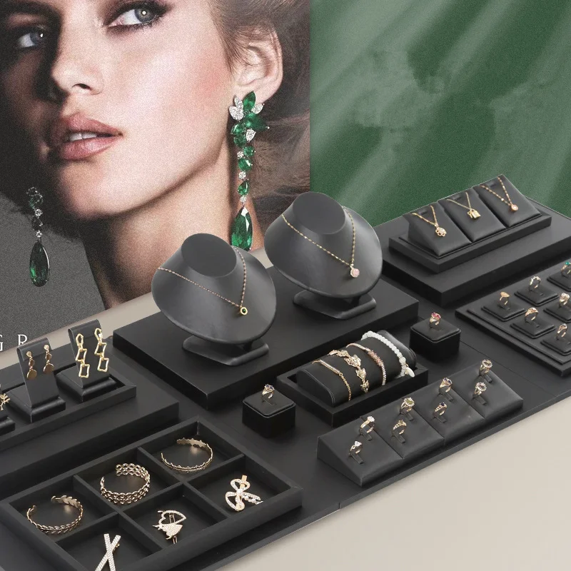 Black PU Leather Sewelry Display Stand Rings Necklaces Pendants Bracelets Earrings Display Stand Jewelry Store Display Items
Black PU Leather Sewelry Display Stand Rings Necklaces Pendants Bracelets Earrings Display Stand Jewelry Store Display Items