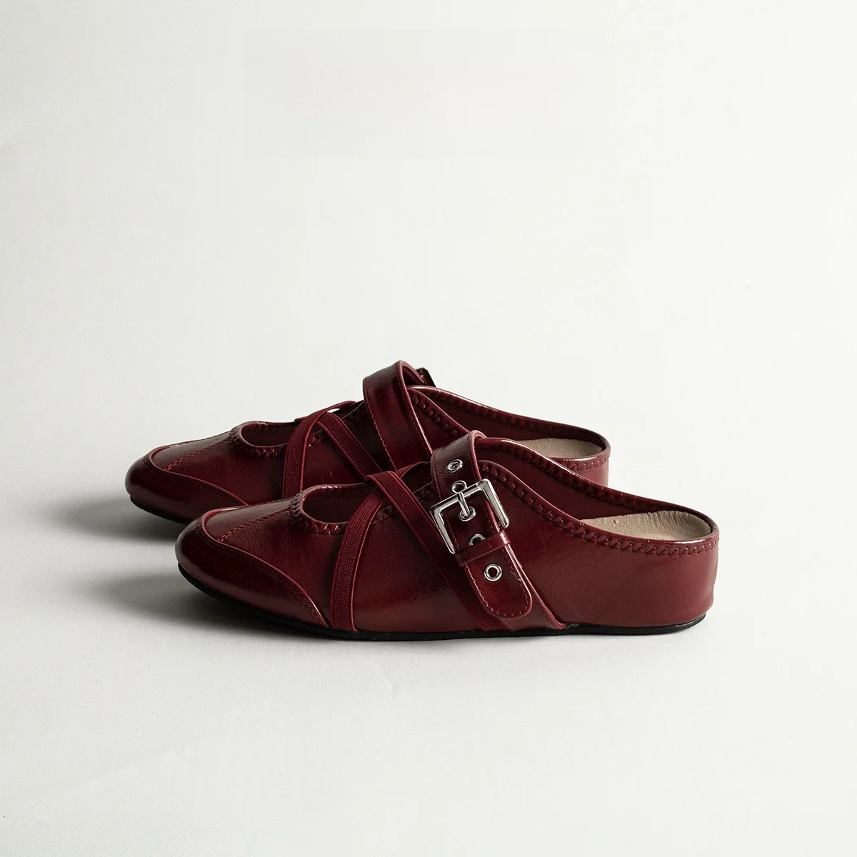 Leather Retro Half Slippers Women's Casual Slip-On Cross Band High Top Mules Summer Comfortable Anti-Slip Rubber Bottom
Leather Retro Half Slippers Women's Casual Slip-On Cross Band High Top Mules Summer Comfortable Anti-Slip Rubber Bottom