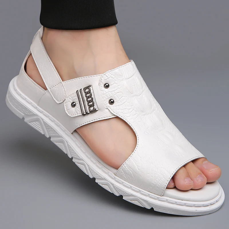 Летние сандалии ручной работы. Классический мужской стиль в стиле ретро. Повседневная деловая повседневная офисная или уличная черно-белая обувь. Дышащая обувь.
Летние сандалии ручной работы. Классический мужской стиль в стиле ретро. Повседневная деловая повседневная офисная или уличная черно-белая обувь. Дышащая обувь.