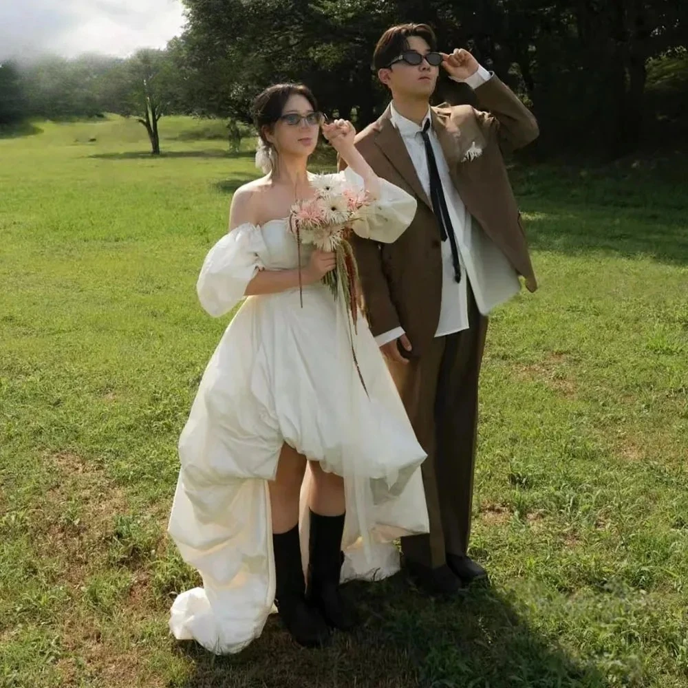 Elegant High Low Wedding Party Dress Off Shoulder Puff Sleeves Ivory Korean Photo Shoot Bridal Reception Gown Customized
Elegant High Low Wedding Party Dress Off Shoulder Puff Sleeves Ivory Korean Photo Shoot Bridal Reception Gown Customized