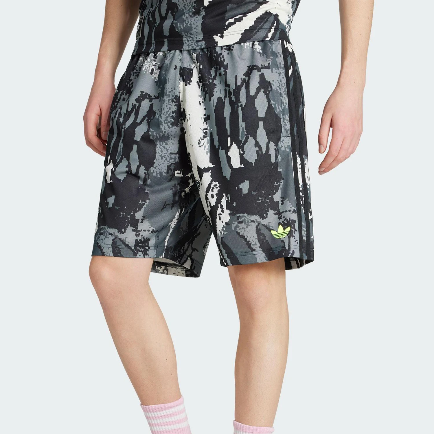 Adidas genuine Originals Men's Loose Retro Classic Training Shorts KD4801
Adidas genuine Originals Men's Loose Retro Classic Training Shorts KD4801