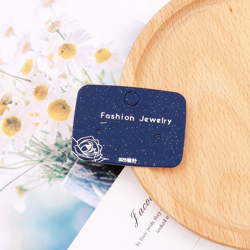 5.4x3.9cm Fashion Jewelry Earring Packaging Card 100pcs Black Blue Display Paperboard Small Studs Earring Stand Cards Custom
5.4x3.9cm Fashion Jewelry Earring Packaging Card 100pcs Black Blue Display Paperboard Small Studs Earring Stand Cards Custom