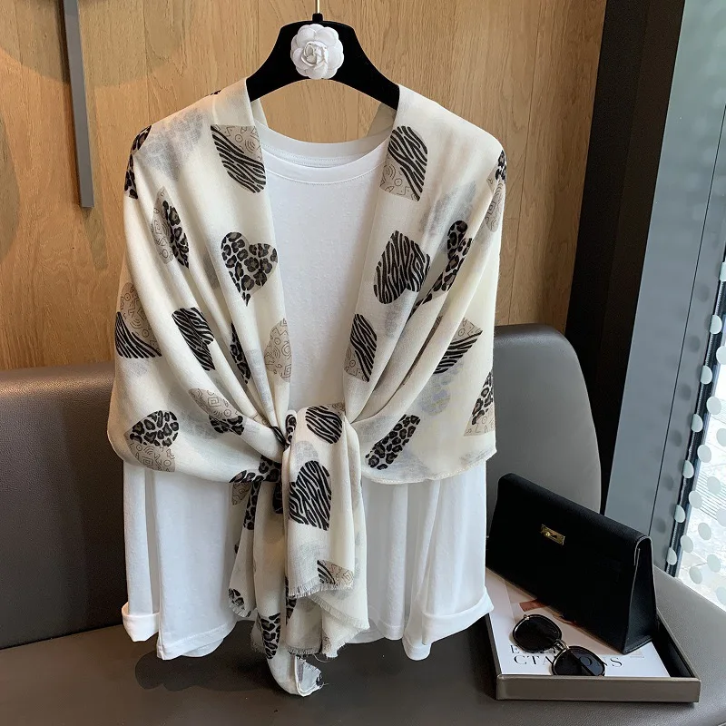 Зимний вискозный мягкий шарф с леопардовым принтом в горошек и сердечками, хлопковые шали для женщин, идеально подходят для путешествий, повседневный мусульманский хиджаб 180*90 см
Зимний вискозный мягкий шарф с леопардовым принтом в горошек и сердечками, хлопковые шали для женщин, идеально подходят для путешествий, повседневный мусульманский хиджаб 180*90 см