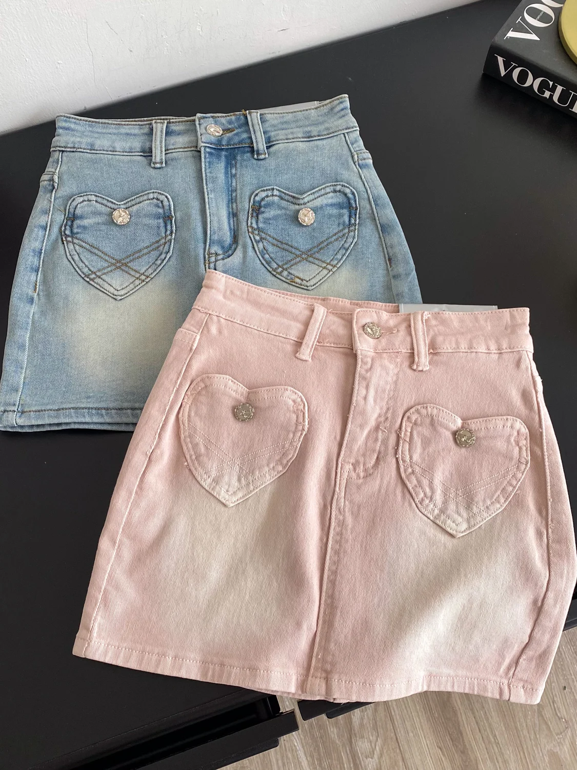 Korean Style High Waist Denim A-Line Skirt Women's Heart Pocket Slimming Commuter Skirt Youthful Design City Commute
Korean Style High Waist Denim A-Line Skirt Women's Heart Pocket Slimming Commuter Skirt Youthful Design City Commute