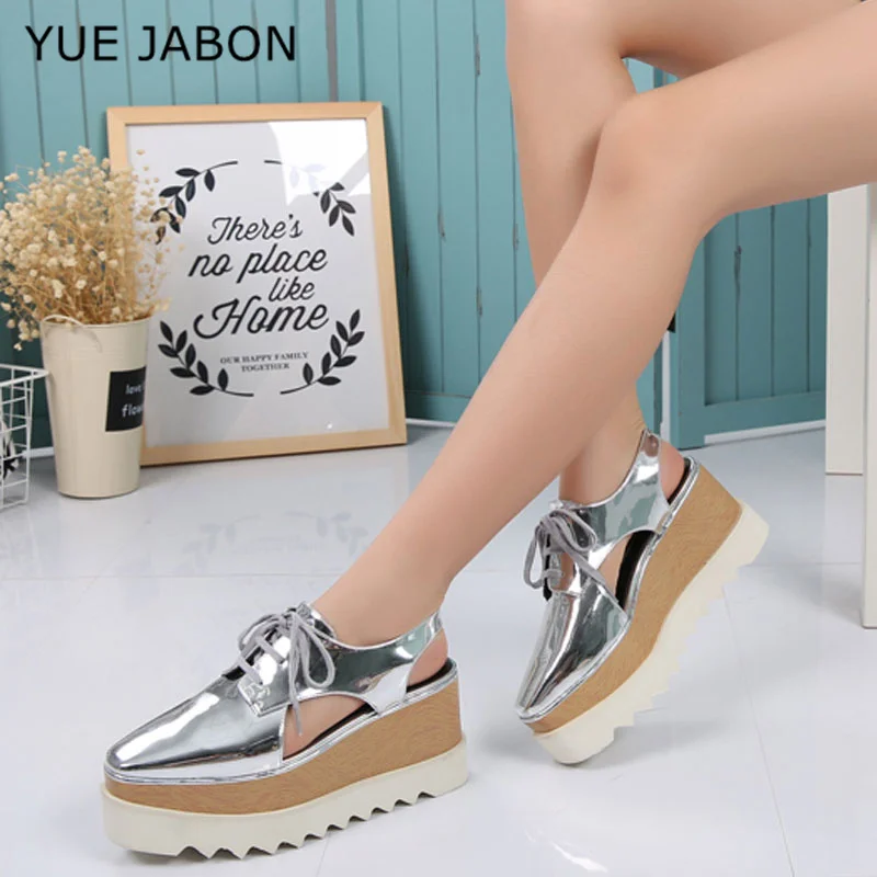 7CM High Platform Wedges Runway Shoes Woman Summer Ankle Strap Genuine Leather Rivet Decor Sandal Stars Women Casuals Shoes
7CM High Platform Wedges Runway Shoes Woman Summer Ankle Strap Genuine Leather Rivet Decor Sandal Stars Women Casuals Shoes