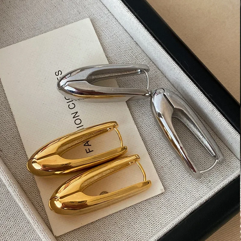 Modern Jewelry Women's Luxury Thick Metal U-shaped Hoop Earrings Buckle Smooth Korean Fashion Jewelry Girl's Daily Wear Earrings
Modern Jewelry Women's Luxury Thick Metal U-shaped Hoop Earrings Buckle Smooth Korean Fashion Jewelry Girl's Daily Wear Earrings