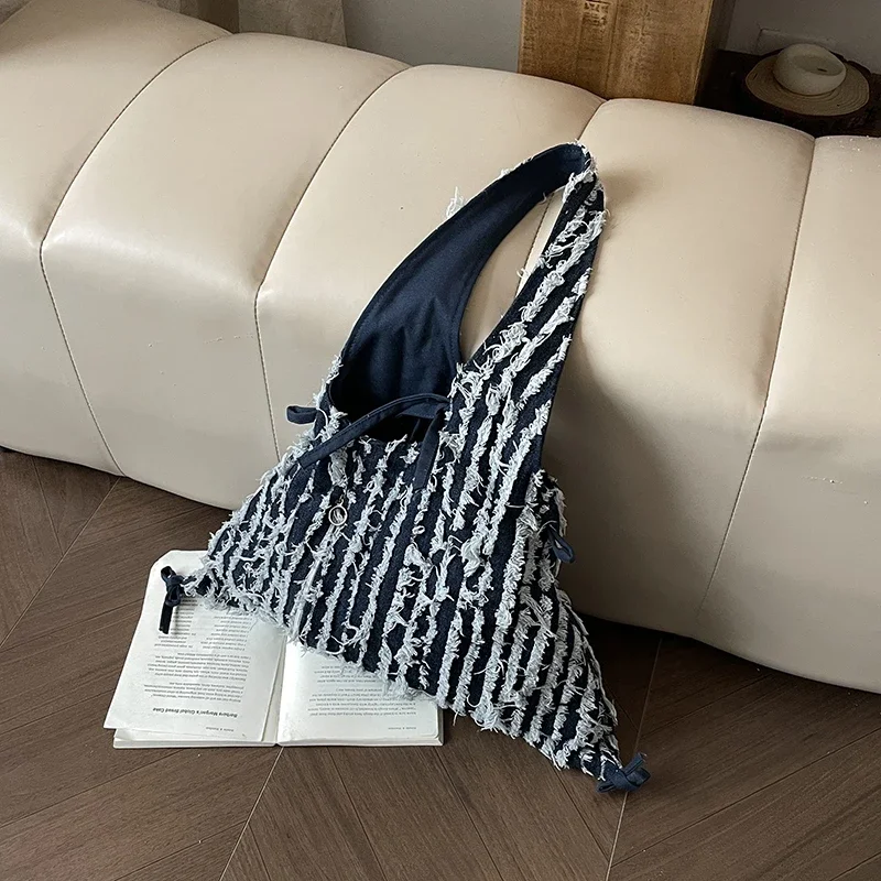Microfiber Tassel Patchwork Casual Tote Bags Bow Large Capacity 2025 Hot Sale Ladies Bags Zipper Fashion Women's Handbags
Microfiber Tassel Patchwork Casual Tote Bags Bow Large Capacity 2025 Hot Sale Ladies Bags Zipper Fashion Women's Handbags