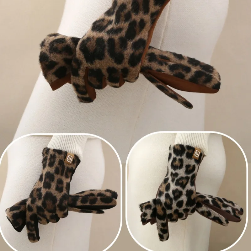 Xiaoxiangfeng leopard print suede warm gloves for winter women's cold and windproof plus velvet riding electric bike
Xiaoxiangfeng leopard print suede warm gloves for winter women's cold and windproof plus velvet riding electric bike