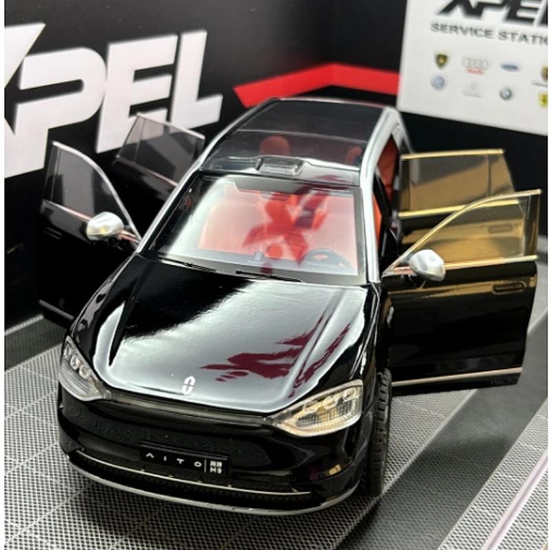 1:24 AITO M9 SUV Alloy New Energy Car Model Diecasts Metal Charging Vehicles Car Model Sound and Light Simulation Kids Toys Gift
1:24 AITO M9 SUV Alloy New Energy Car Model Diecasts Metal Charging Vehicles Car Model Sound and Light Simulation Kids Toys Gift