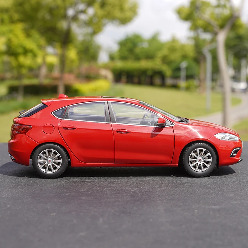 1:18 оригинальная модель автомобиля GAC Fiat Feixiang Hatchback Edition Zhiyue Fiat Ottimo из сплава
1:18 оригинальная модель автомобиля GAC Fiat Feixiang Hatchback Edition Zhiyue Fiat Ottimo из сплава