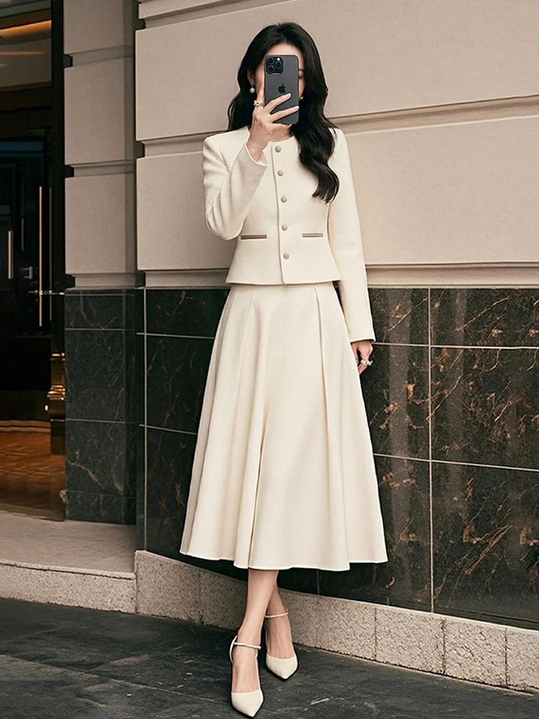 Ретро-комплект женской одежды на раннюю весну: юбка и топ, повседневный стиль, из полиэстера, с завышенной талией, А-силуэт
Ретро-комплект женской одежды на раннюю весну: юбка и топ, повседневный стиль, из полиэстера, с завышенной талией, А-силуэт