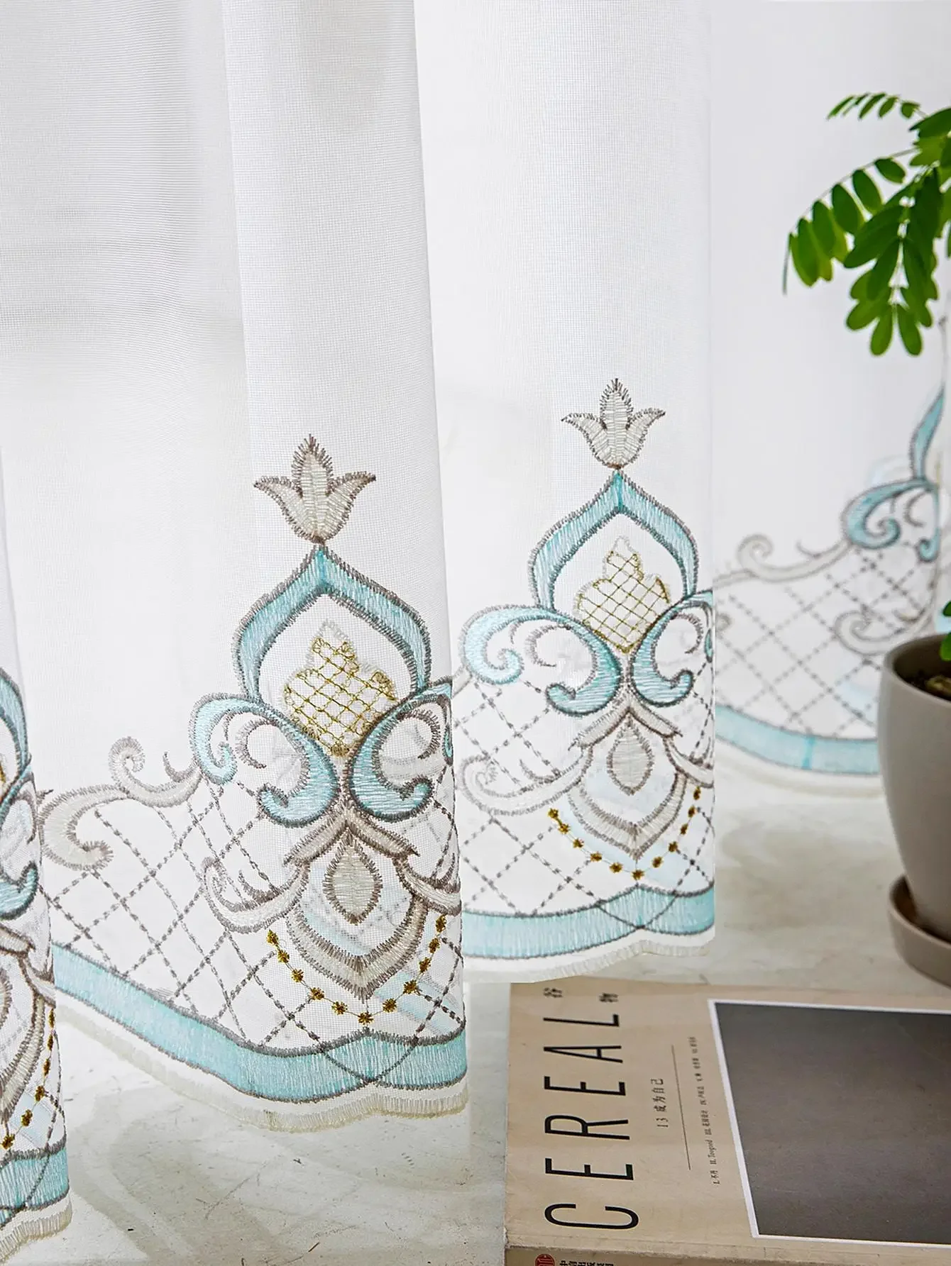 2025 Door Curtain Bedroom Gauze Curtain 1PC Modern European Style Luxury Embroidered Living Room Retro Nostalgic Rococo
2025 Door Curtain Bedroom Gauze Curtain 1PC Modern European Style Luxury Embroidered Living Room Retro Nostalgic Rococo