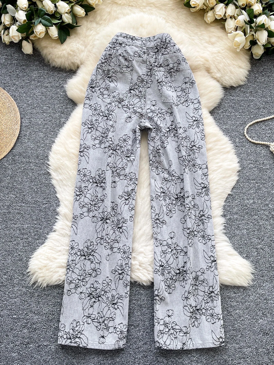 Retro Floral Print High Waist Wide Leg Jeans Women's Summer Slimming Trendy Long Pants Casual Sle Four Seasons Universal
Retro Floral Print High Waist Wide Leg Jeans Women's Summer Slimming Trendy Long Pants Casual Sle Four Seasons Universal