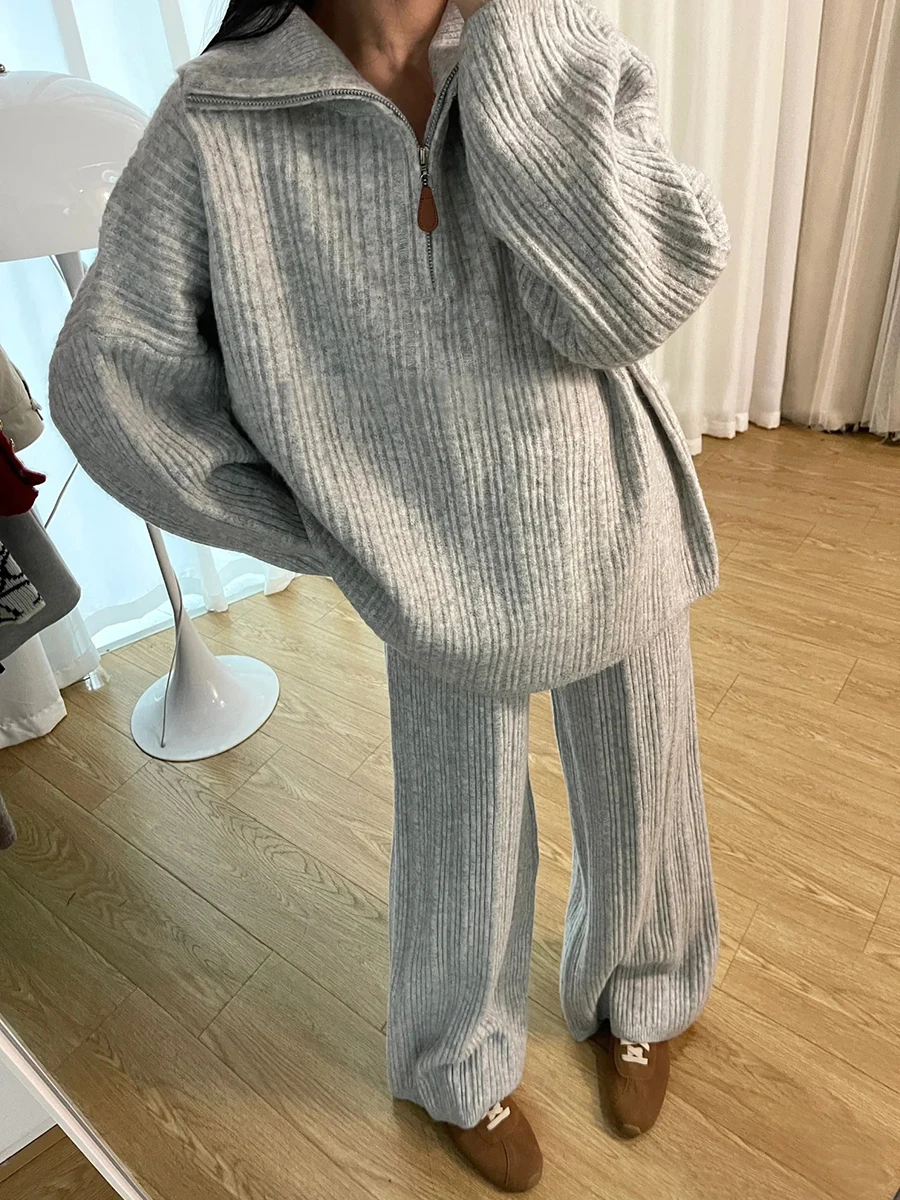 Gray Knitted Wide Leg Pants Sets Women Long Sleeve Turndown Collar Zipper Loose Sweater Autumn New Simple Casual Two-piece Set
Gray Knitted Wide Leg Pants Sets Women Long Sleeve Turndown Collar Zipper Loose Sweater Autumn New Simple Casual Two-piece Set