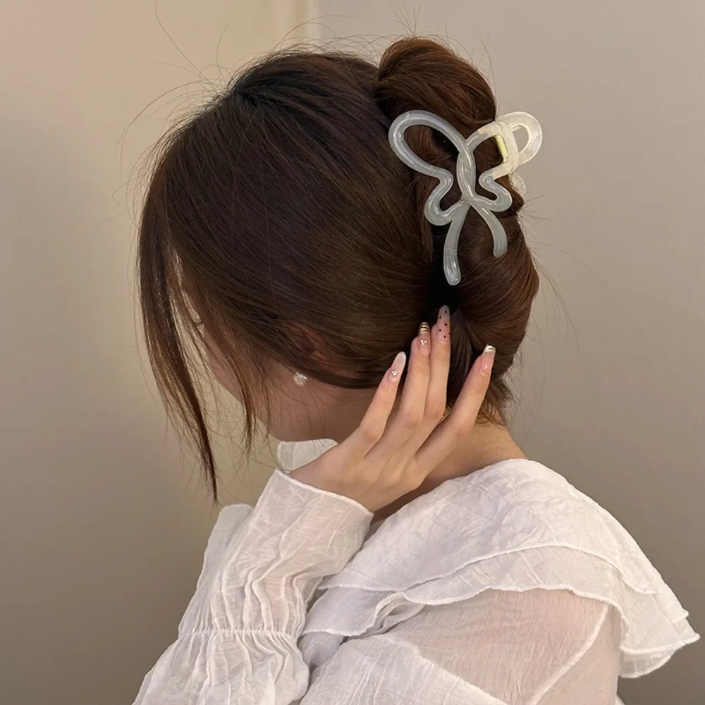 Elegant Butterfly Hair Claw Clips Large Hollow Crab Hair Clips Jelly Clear Hair Accessories
Elegant Butterfly Hair Claw Clips Large Hollow Crab Hair Clips Jelly Clear Hair Accessories