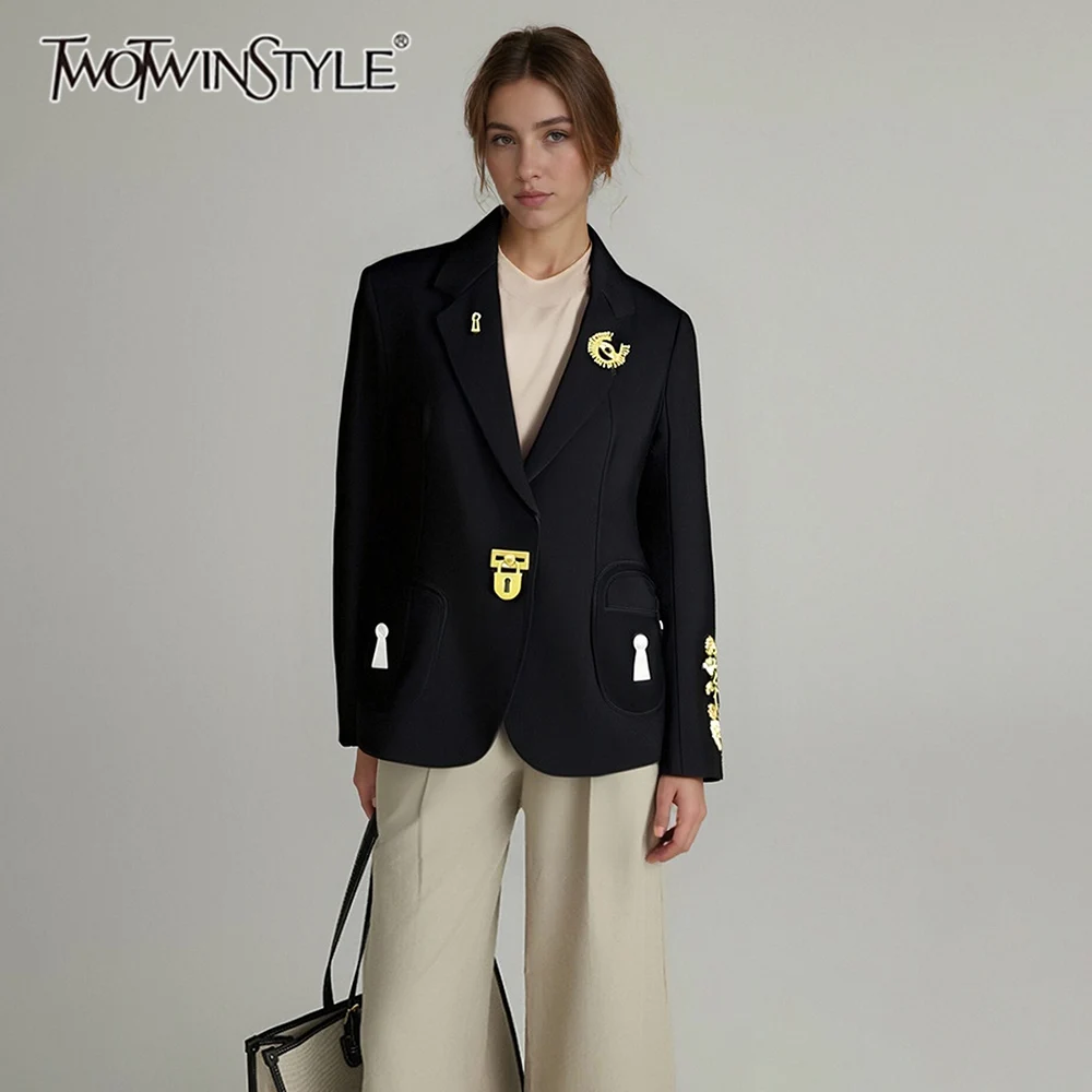 TWOTWINSTYLE модные блейзеры с нерегулярными пуговицами для женщин, с лацканами и длинными рукавами, лоскутные карманы, темпераментный женский пиджак 
TWOTWINSTYLE модные блейзеры с нерегулярными пуговицами для женщин, с лацканами и длинными рукавами, лоскутные карманы, темпераментный женский пиджак