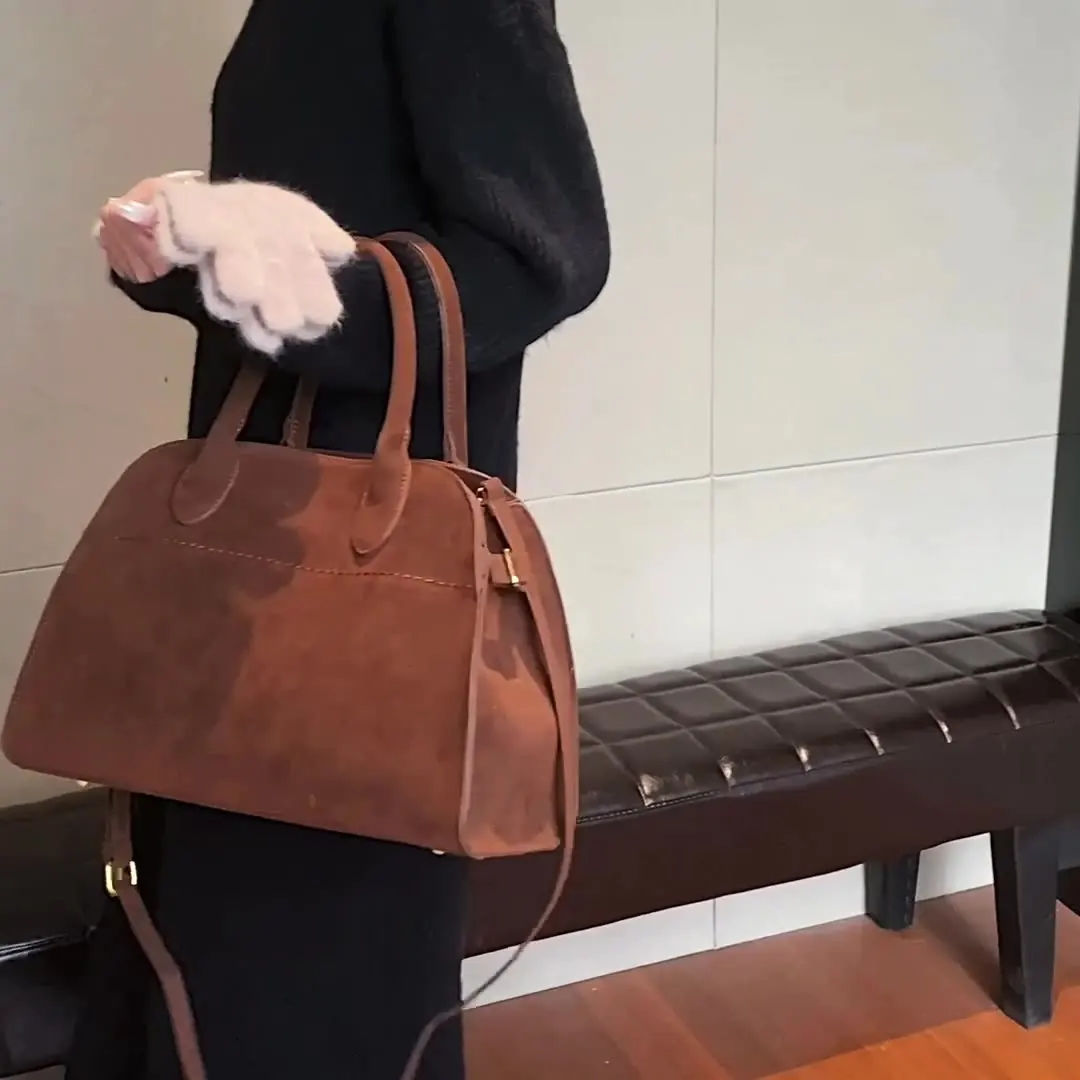 2025 new large capacity single shoulder handbag women's large bag made of frosted material Simple retro crossbody bag large bags
2025 new large capacity single shoulder handbag women's large bag made of frosted material Simple retro crossbody bag large bags