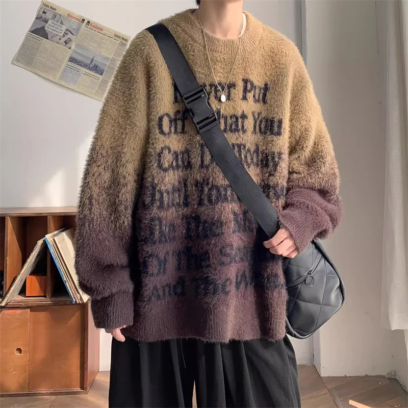 2026 New Gradient Color Letter Jacquard Sweater For Men Warm Fluffy Round Neck Knitted Jumpers Retro Streetwear Y2K Knitwear
2026 New Gradient Color Letter Jacquard Sweater For Men Warm Fluffy Round Neck Knitted Jumpers Retro Streetwear Y2K Knitwear