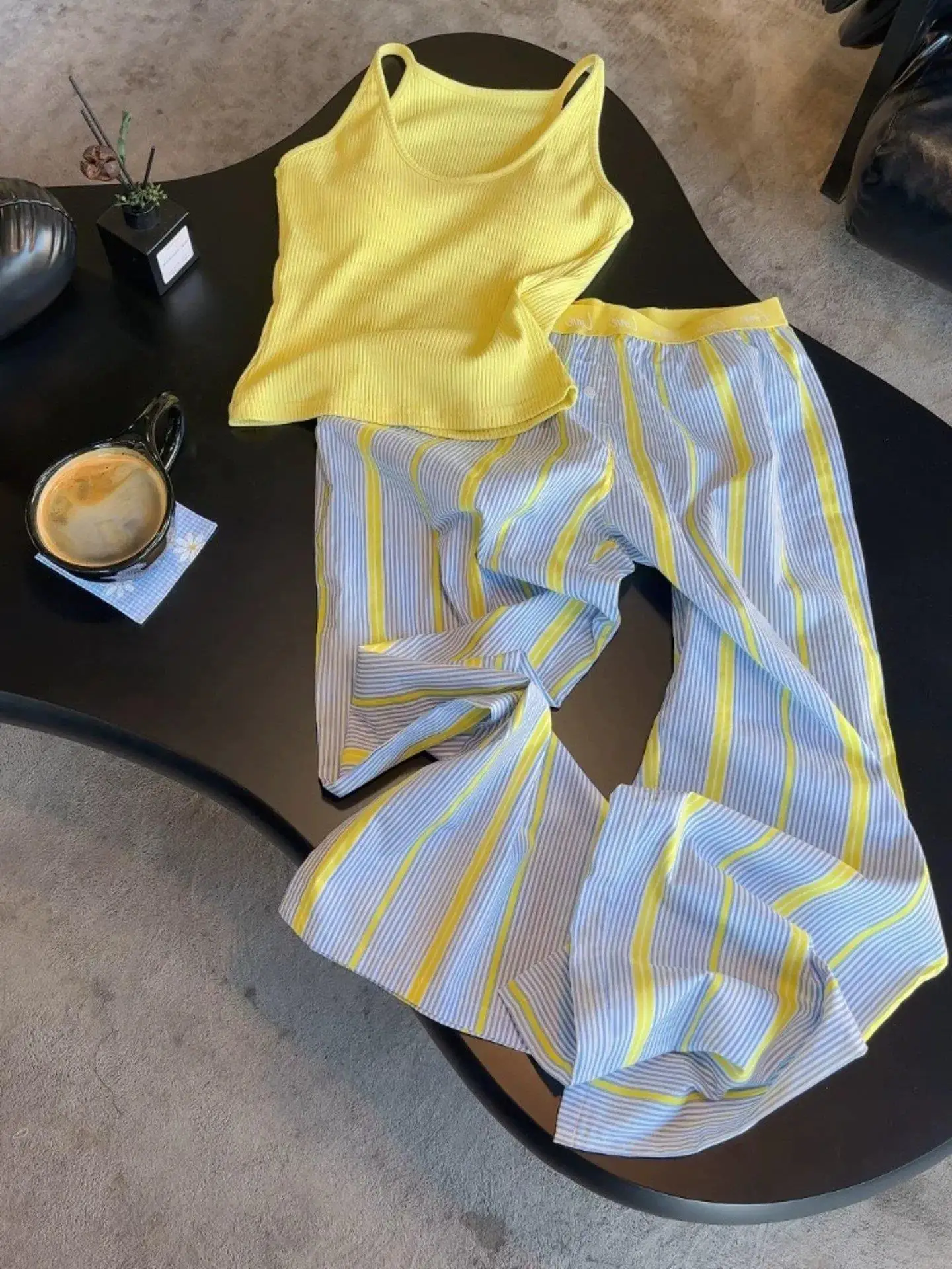 Unique Beautiful Yellow Striped Vest And Pants Set Women's Fashion Summer Outfit Two-Piece Suit Brand New Condition
Unique Beautiful Yellow Striped Vest And Pants Set Women's Fashion Summer Outfit Two-Piece Suit Brand New Condition
