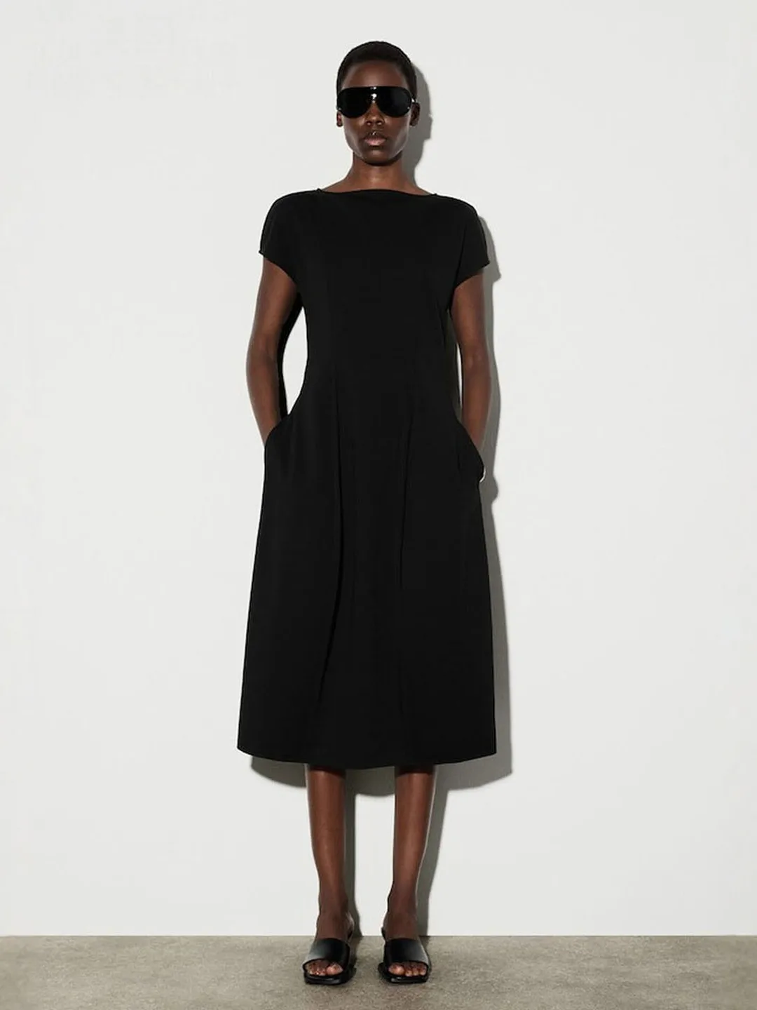 Spring Summer New Arrival Slimming Black Short Sleeve One Shoulder Commute Design Midi Dress Women's Fashion High Waist A-Lin...
Spring Summer New Arrival Slimming Black Short Sleeve One Shoulder Commute Design Midi Dress Women's Fashion High Waist A-Lin...