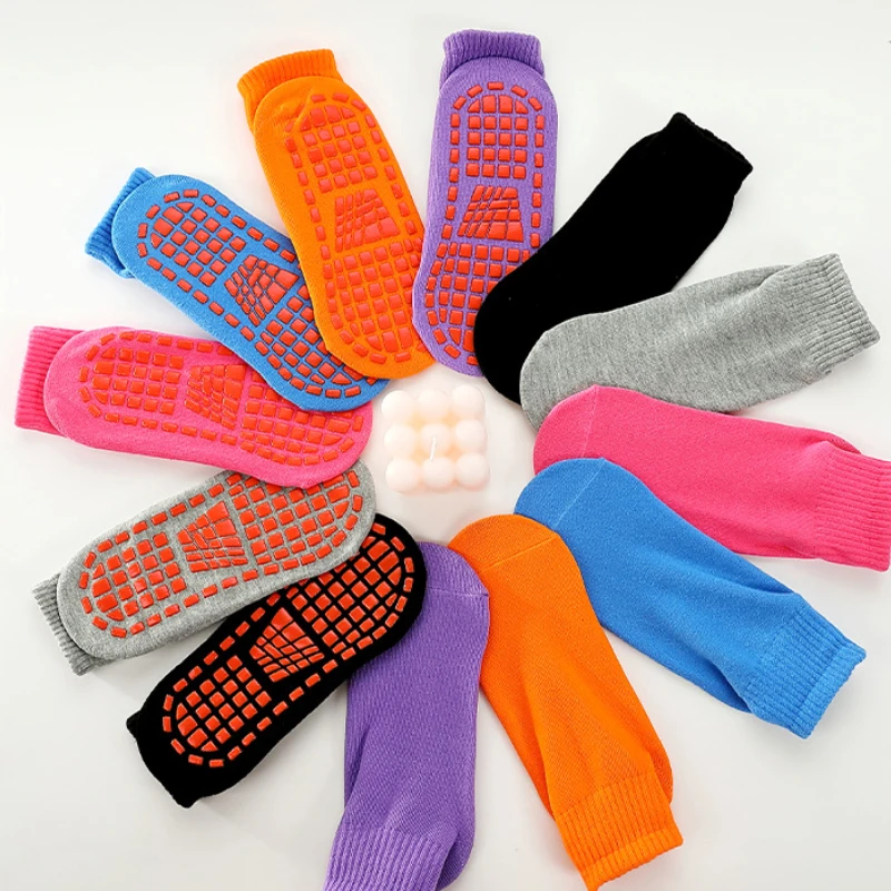 1Pair Silicone Non-Slip Floor Socks Cotton Breathable Sport Boy Girl Trampoline Toddler Socks Women Yoga Cute Elasticity Socks
1Pair Silicone Non-Slip Floor Socks Cotton Breathable Sport Boy Girl Trampoline Toddler Socks Women Yoga Cute Elasticity Socks