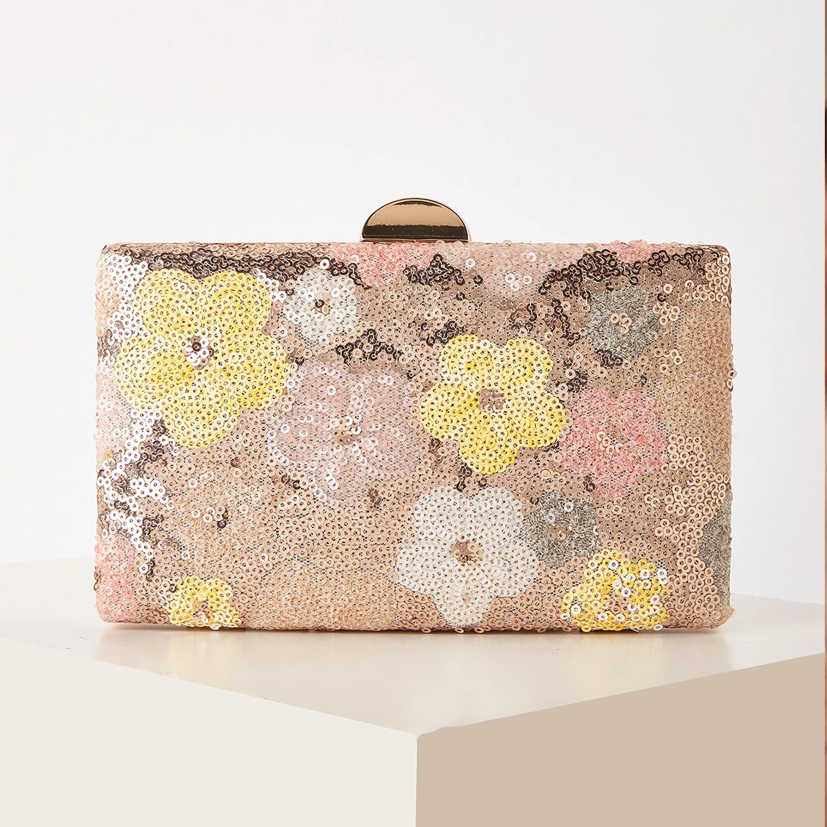 Women's Evening Clutch Bag, Elegant and Exquisite Square-Shaped Shiny Sequin Handbag, Unique Random Floral Pattern Design, a Must-Have for Wedding Season, Suitable for Parties, Weddings, and Balls
Women's Evening Clutch Bag, Elegant and Exquisite Square-Shaped Shiny Sequin Handbag, Unique Random Floral Pattern Design, a Must-Have for Wedding Season, Suitable for Parties, Weddings, and Balls