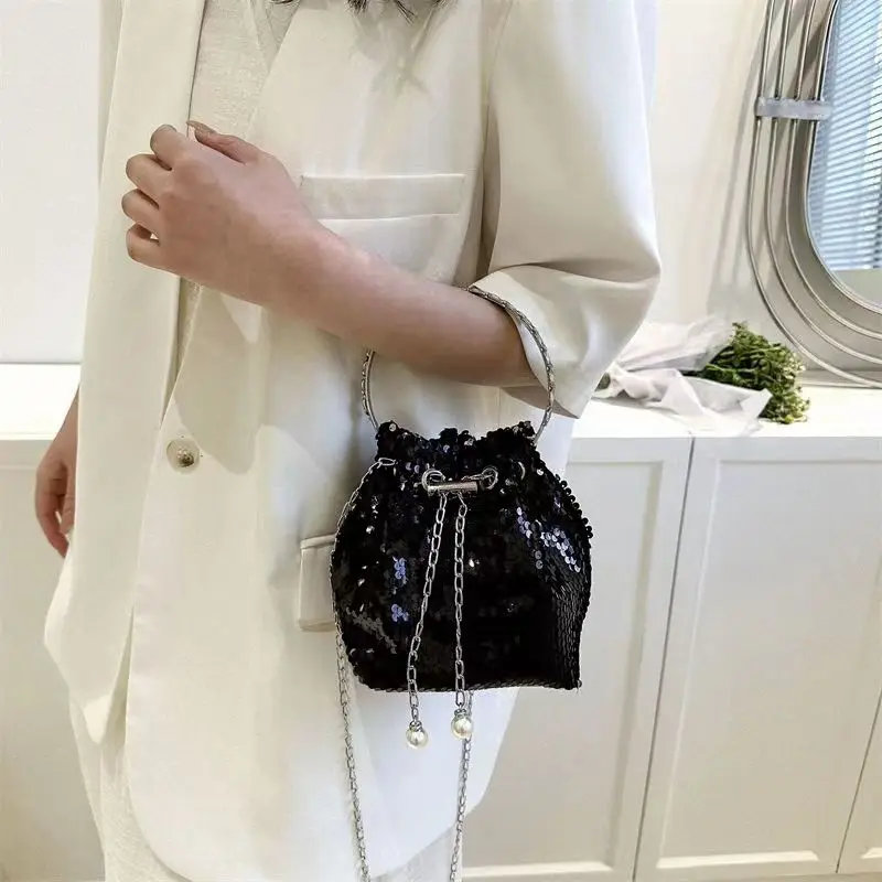 Fashion Trend Personality Sequin Chain Women's Bag 2023 New Spring/summer Fashion Shoulder Bag Bucket Bag Purses and Handbags
Fashion Trend Personality Sequin Chain Women's Bag 2023 New Spring/summer Fashion Shoulder Bag Bucket Bag Purses and Handbags
