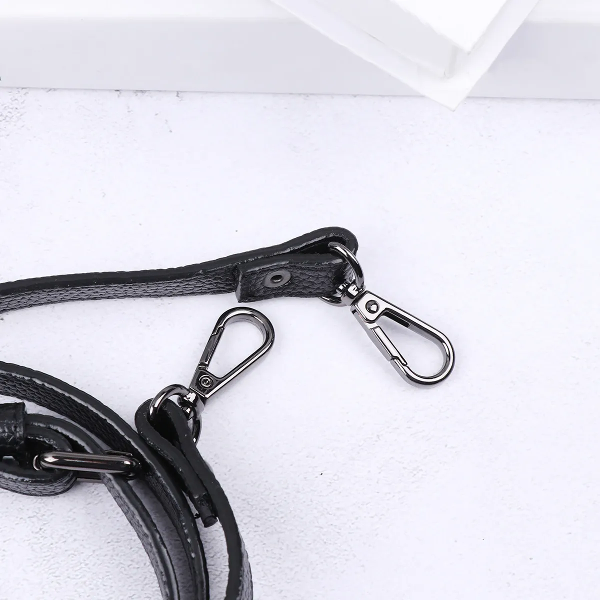 Universal Adjustable PU Shoulder Strap Replacement for Women Men Bag Crossbody Messenger Travel Gym Briefcase Black
Universal Adjustable PU Shoulder Strap Replacement for Women Men Bag Crossbody Messenger Travel Gym Briefcase Black