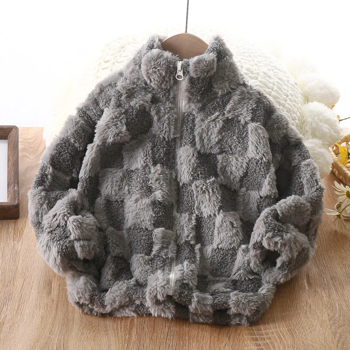 Childrens Clothing Autumn and Winter New Cardigan Thick Top Zipper Stand Collar for Boys and Girls Children Velvet Jacket
Childrens Clothing Autumn and Winter New Cardigan Thick Top Zipper Stand Collar for Boys and Girls Children Velvet Jacket