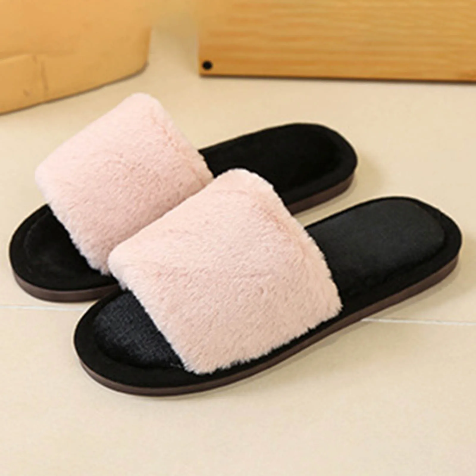 New Open Toecotton Indoor Slippers Flip Flops Autumn Winter Women's Home Thickening Short Plush Comfortable Soft Anti Slip Shoes
New Open Toecotton Indoor Slippers Flip Flops Autumn Winter Women's Home Thickening Short Plush Comfortable Soft Anti Slip Shoes