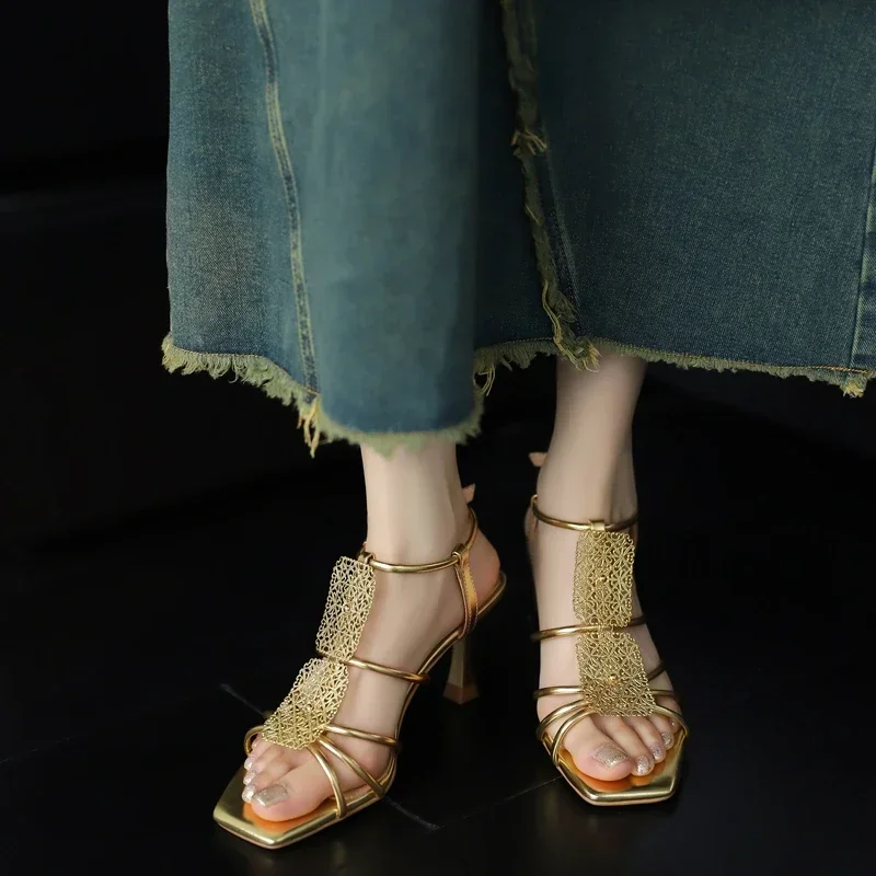 Women's New Sexy Nightclub Summer European and American Leather Metal Buckles Open Toe High Heel Roman Sandals
Women's New Sexy Nightclub Summer European and American Leather Metal Buckles Open Toe High Heel Roman Sandals