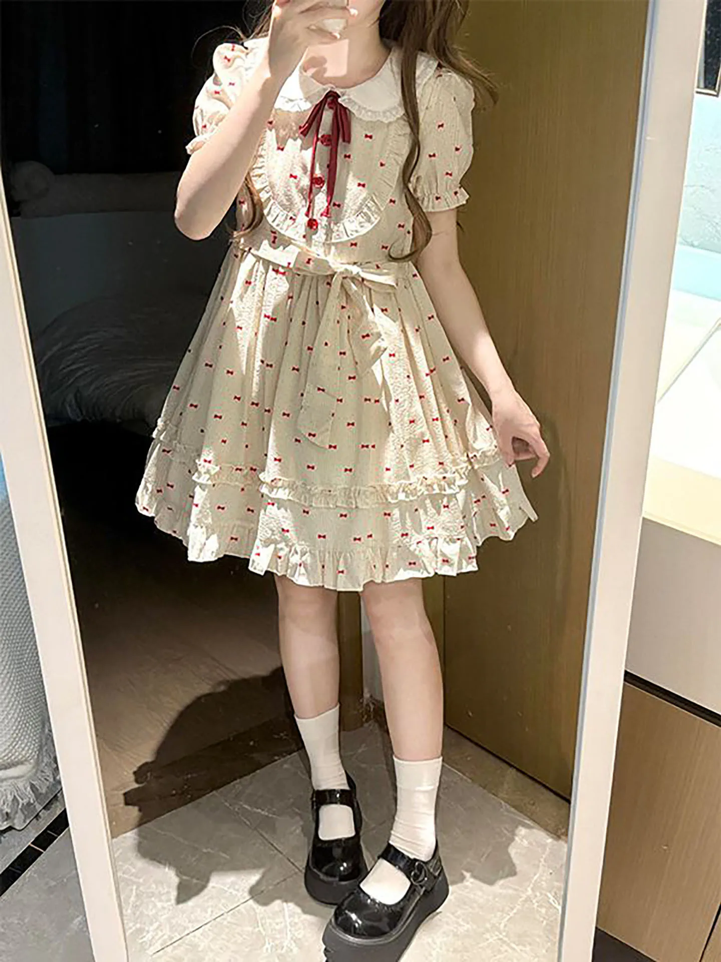 New Gentle Tea Break Style Doll Collar Bubble Sleeve Slim Fit Floral Dress Ageless Princess Short Skirt A-Line Summer Dress
New Gentle Tea Break Style Doll Collar Bubble Sleeve Slim Fit Floral Dress Ageless Princess Short Skirt A-Line Summer Dress