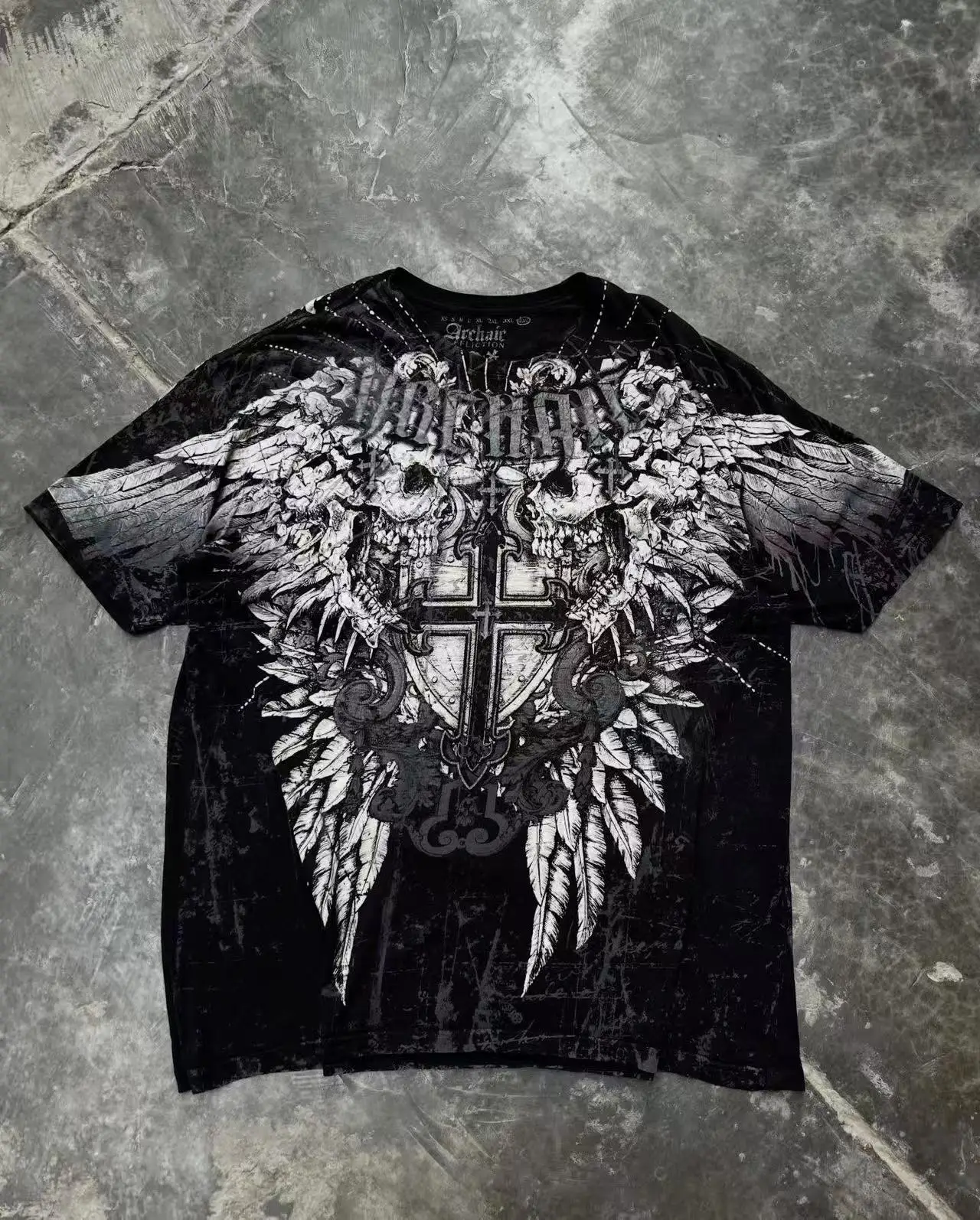 Мужская футболка Y2K в готическом стиле, с эффектом потертости, из хлопка, оверсайз, с графическим принтом в стиле панк, мягкая, с круглым вырезом, ретро, с коротким рукавом
Мужская футболка Y2K в готическом стиле, с эффектом потертости, из хлопка, оверсайз, с графическим принтом в стиле панк, мягкая, с круглым вырезом, ретро, с коротким рукавом