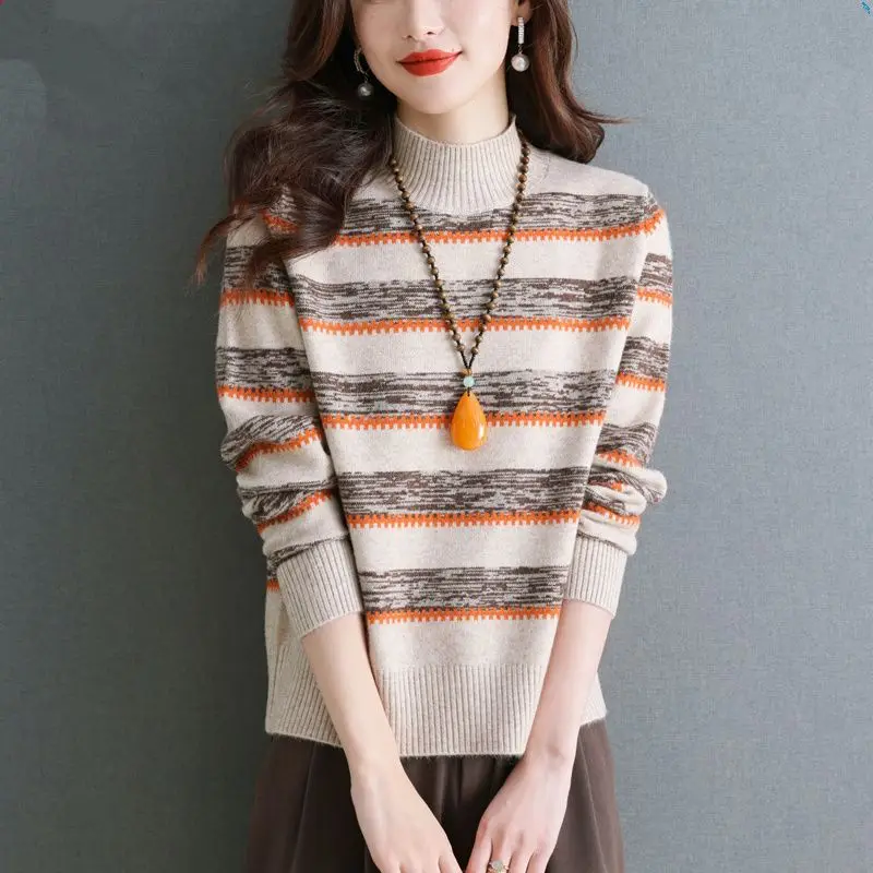 Half High Neck Sweater Women's New Short Style Fashionable Loose Western-style Striped Knitted Base Sweater
Half High Neck Sweater Women's New Short Style Fashionable Loose Western-style Striped Knitted Base Sweater