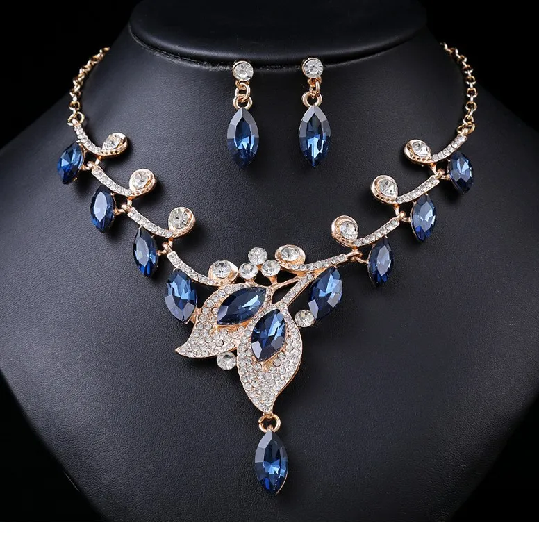 Source Factory Accessories Vintage Necklace Set Female Luxury Crystal Banquet Dress Accessories Collarbone Chain
Source Factory Accessories Vintage Necklace Set Female Luxury Crystal Banquet Dress Accessories Collarbone Chain