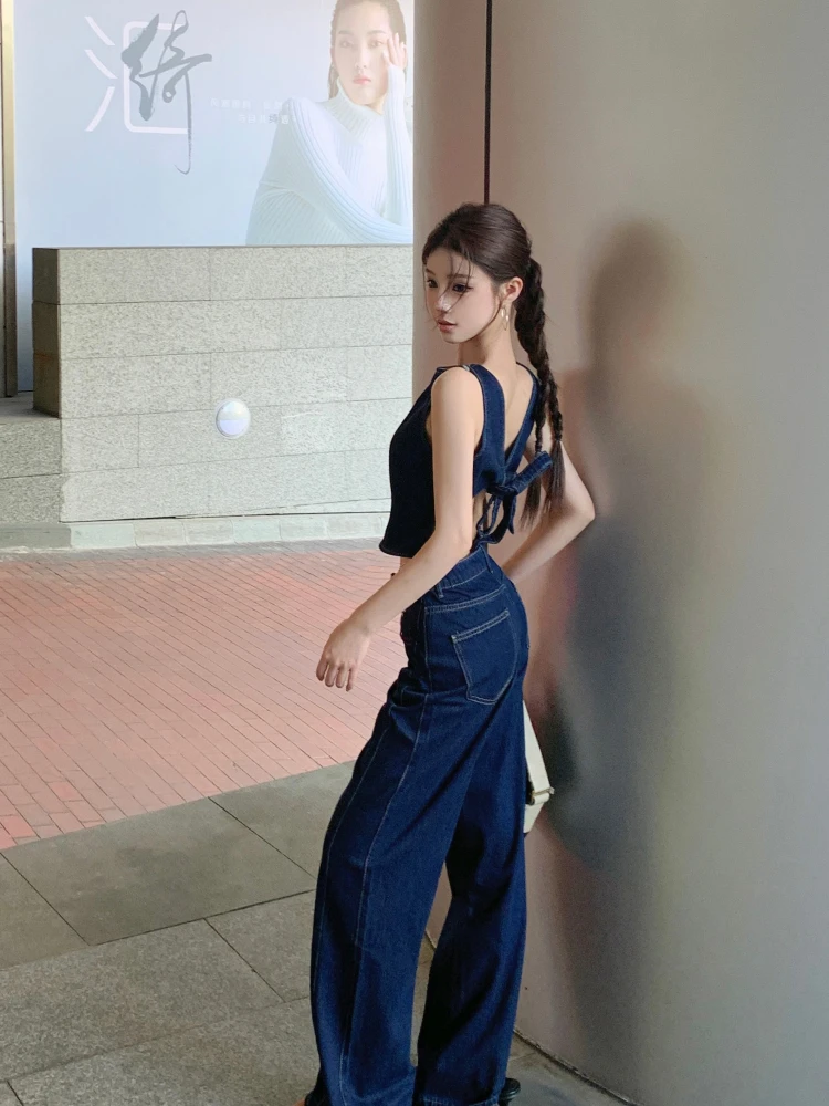 Retro spicy girl strap backless camisole vest women's summer denim suit casual wide leg pants design sense two-piece set
Retro spicy girl strap backless camisole vest women's summer denim suit casual wide leg pants design sense two-piece set