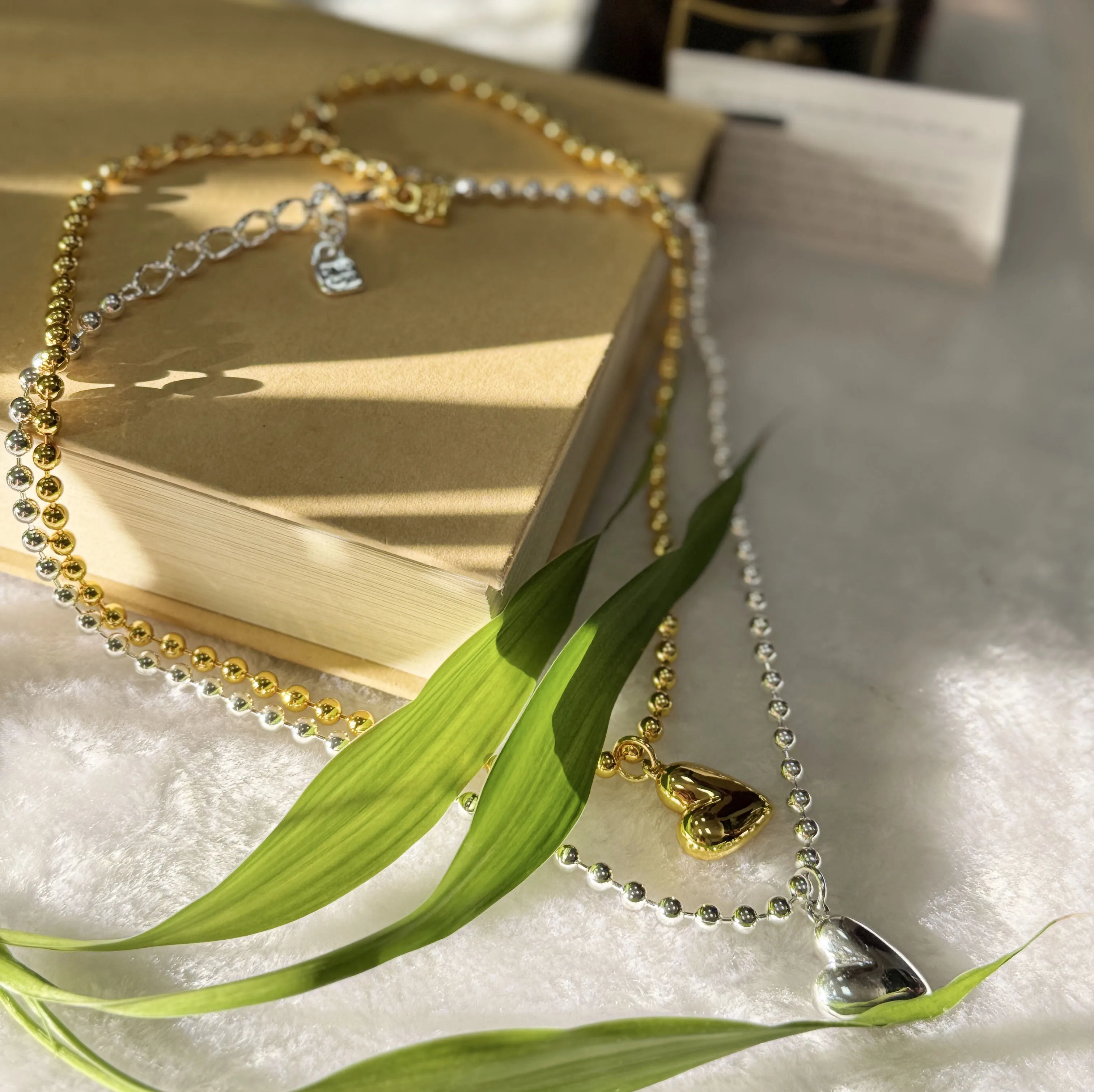 2025 European and American sparkling beautiful blue crystal chain necklace women's jewelry gift
2025 European and American sparkling beautiful blue crystal chain necklace women's jewelry gift