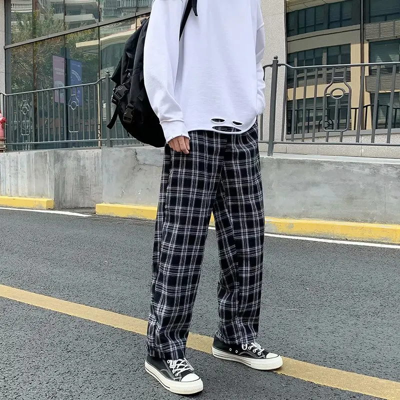 Мужские летние повседневные брюки в клетку свободного кроя из тонкой ткани, со средней посадкой, прямые, длинные, в европейском стиле
Мужские летние повседневные брюки в клетку свободного кроя из тонкой ткани, со средней посадкой, прямые, длинные, в европейском стиле