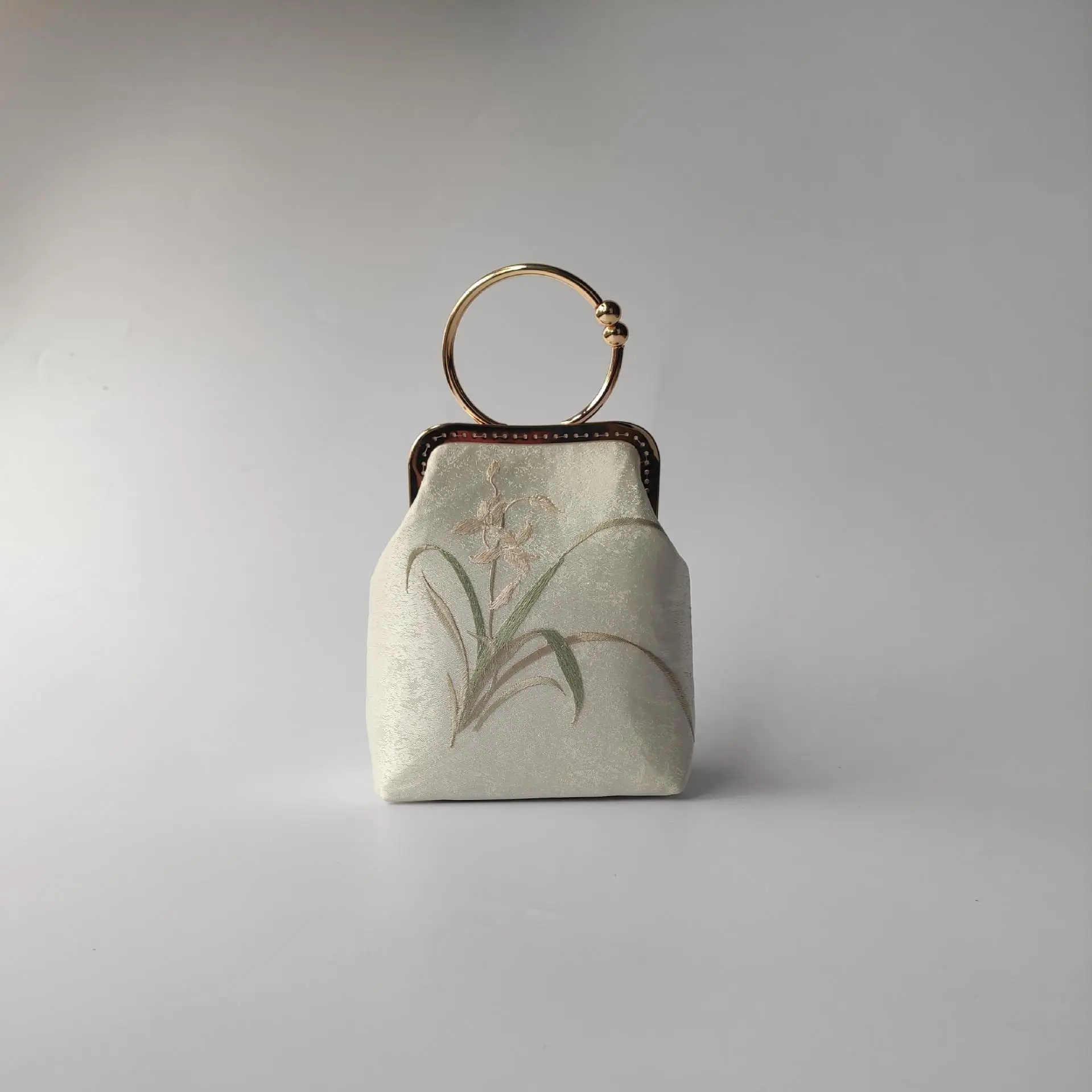 Retro Style Crossbody Clutch Bag for Women Evening Party Hanfu Traditional Chinese Costume Handbag Fashionable Polyester
Retro Style Crossbody Clutch Bag for Women Evening Party Hanfu Traditional Chinese Costume Handbag Fashionable Polyester