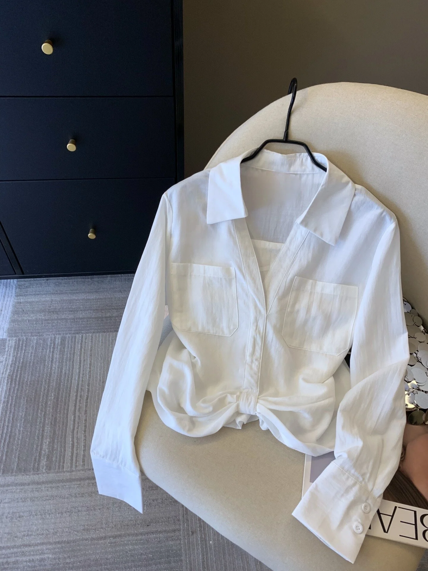 Женская свободная льняная рубашка с длинным рукавом, новинка весенней коллекции, с двойными карманами и дизайнерским узором, повседневная, удобная, с защитой от солнца
Женская свободная льняная рубашка с длинным рукавом, новинка весенней коллекции, с двойными карманами и дизайнерским узором, повседневная, удобная, с защитой от солнца