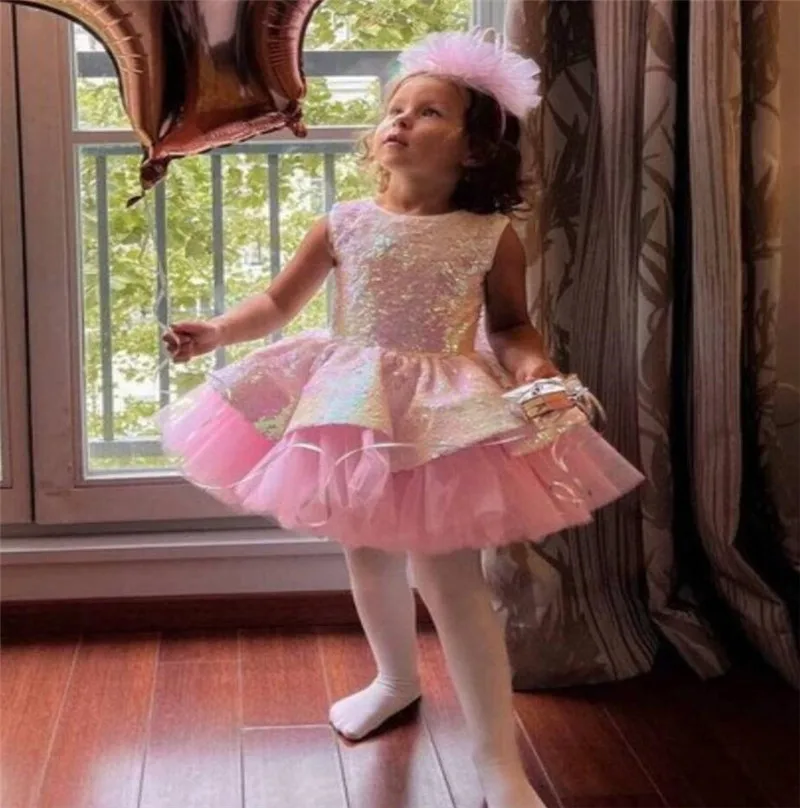 White Pink Sparkling Fluffy Baby Girl Dress Best Outfit for Birthday Party Flower Girl Dress Short Sequin Tulle Toddler Gown
White Pink Sparkling Fluffy Baby Girl Dress Best Outfit for Birthday Party Flower Girl Dress Short Sequin Tulle Toddler Gown
