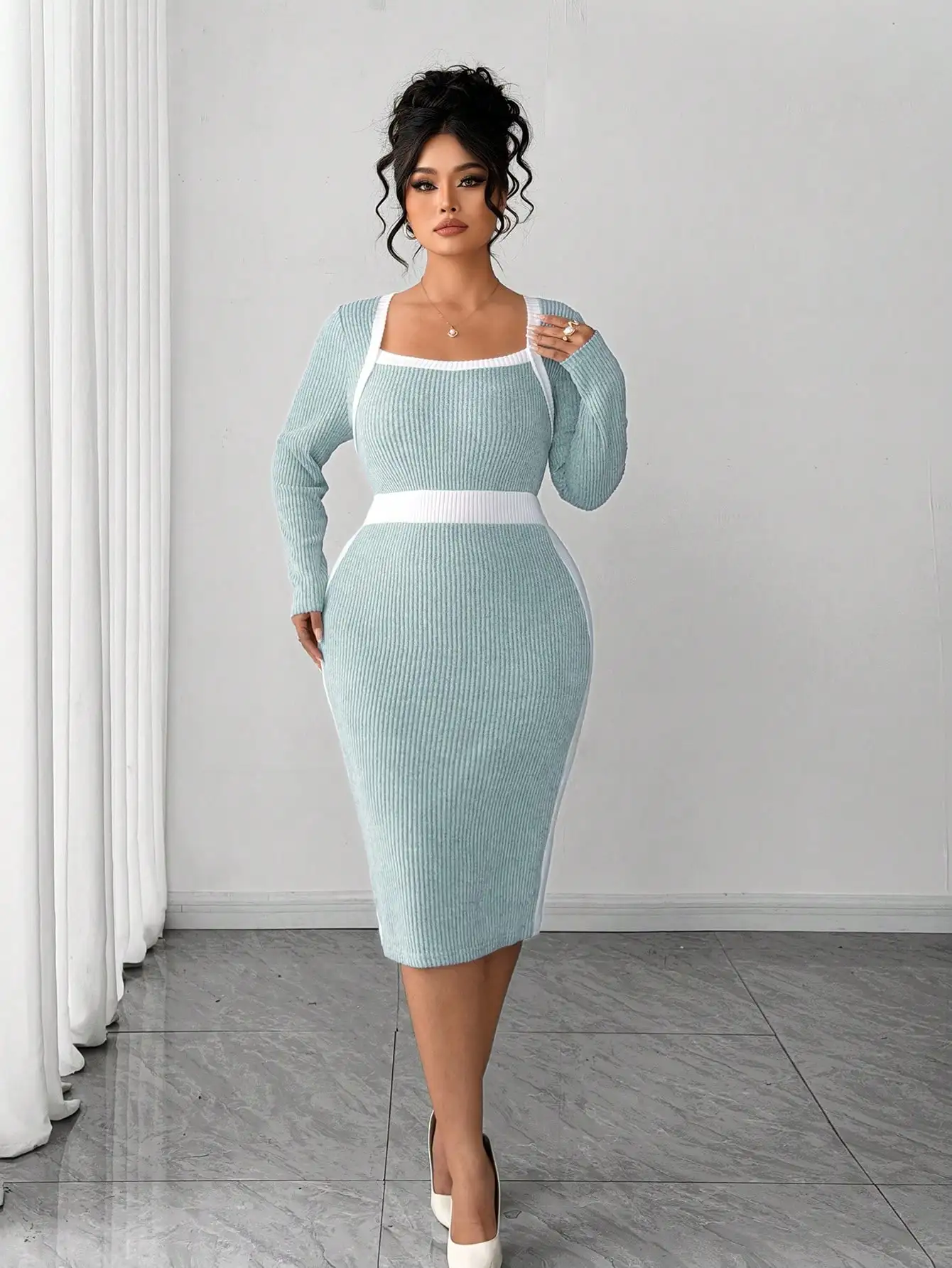 Mint Green & White Color Block Square Neck Long Sleeve Fitted Midi Dress
Mint Green & White Color Block Square Neck Long Sleeve Fitted Midi Dress