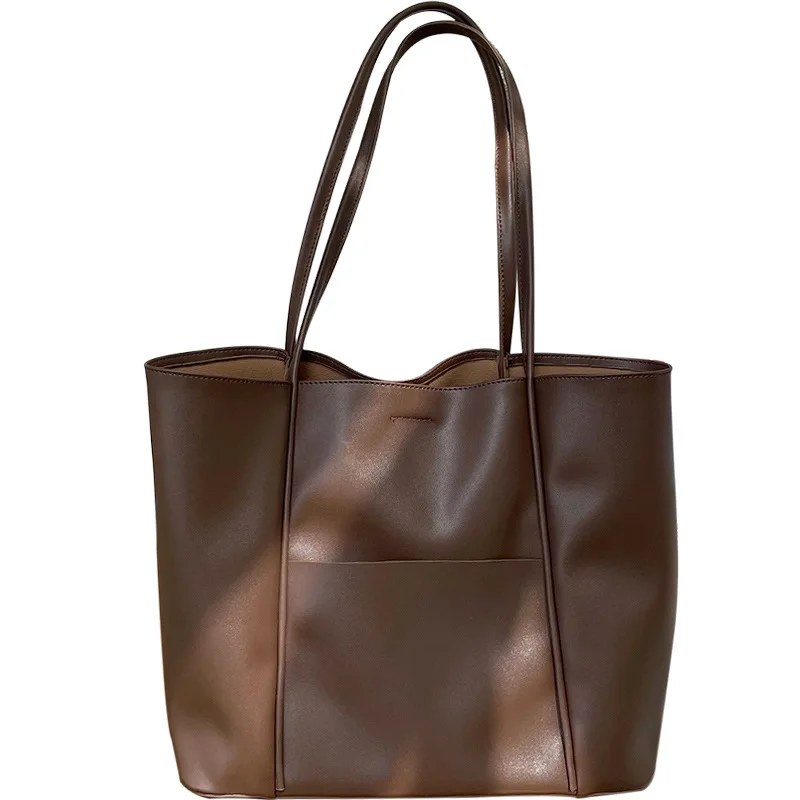 Tote bag, women's single shoulder large capacity soft leather bag, commuting mommy bag, student backpack, Korean version
Tote bag, women's single shoulder large capacity soft leather bag, commuting mommy bag, student backpack, Korean version